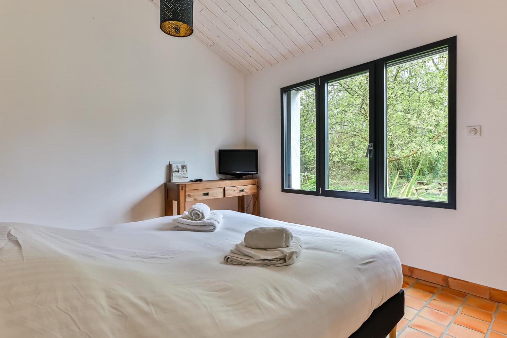 Le Nid - Paisible Avec Piscine Villa Le Perrier Bagian luar foto